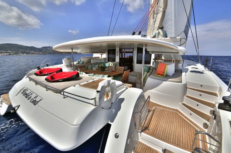 catamaran-yacht-charter-s-y-worlds-end-greece