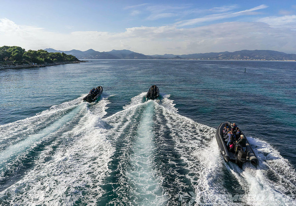 location-rental-day-charter-taxi-boat-cannes-saint-tropez