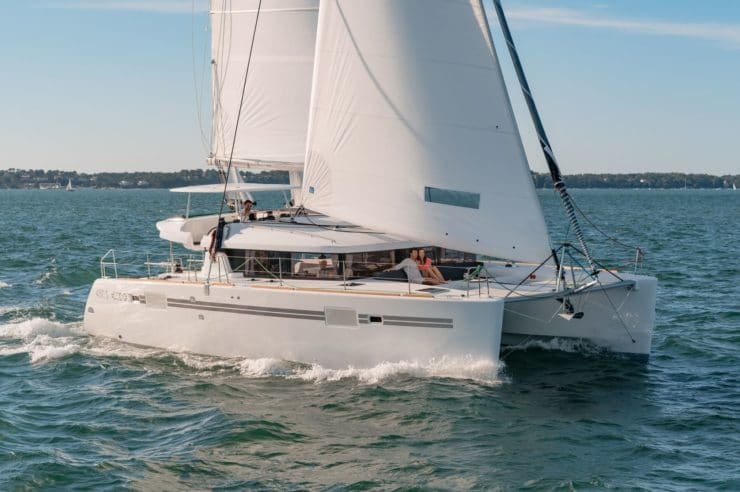 day-charter-rental-location-catamaran-s-y-lagoon-450-cannes-