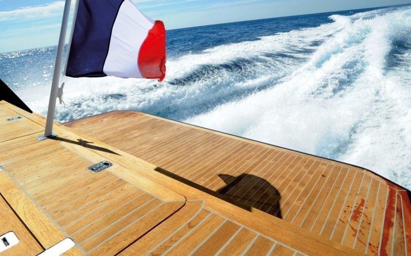 location-yacht-charter-MY-med-48-saint-tropez