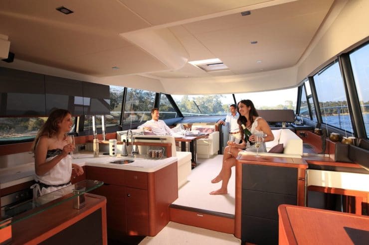 location-journee-yacht-m-y-prestige-550-fly
