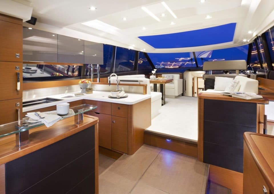 location-journee-yacht-m-y-prestige-550-fly
