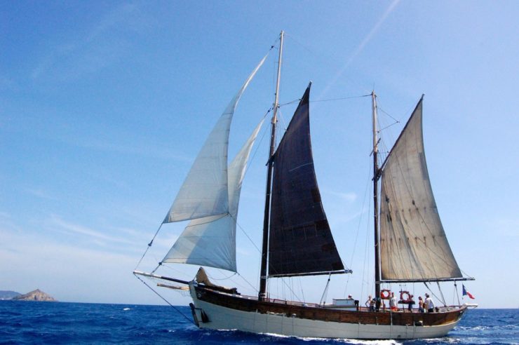 sailing-day-charter-rental-ketch-1947-saint-tropez