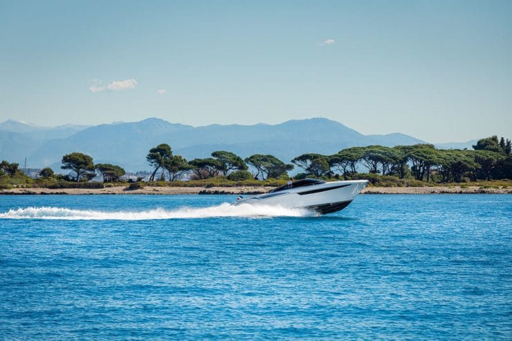 location-yacht-journee-riva-m-y-rivamare-38