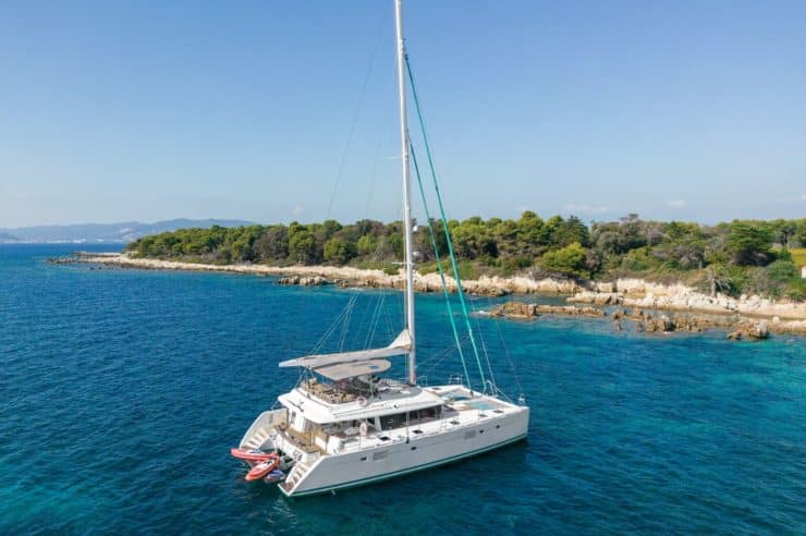 day-charter-rental-maxi-catamaran-s-y-lagoon-560-1