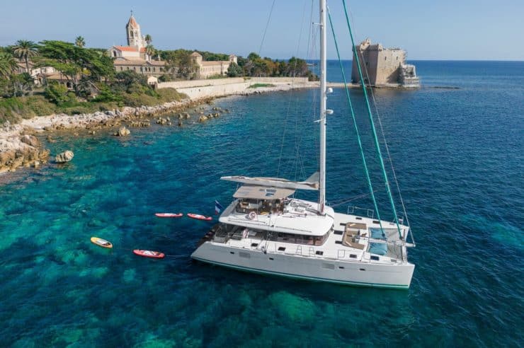 day-charter-rental-maxi-catamaran-s-y-lagoon-560