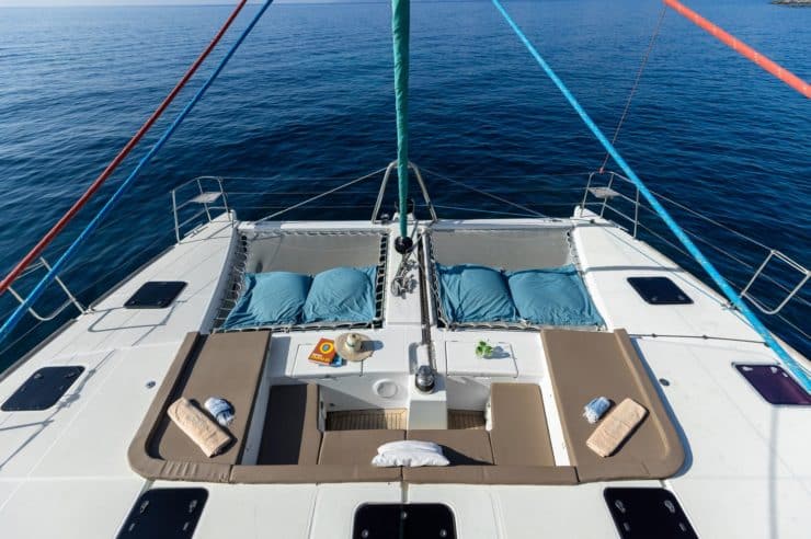 day-charter-rental-maxi-catamaran-s-y-lagoon-560