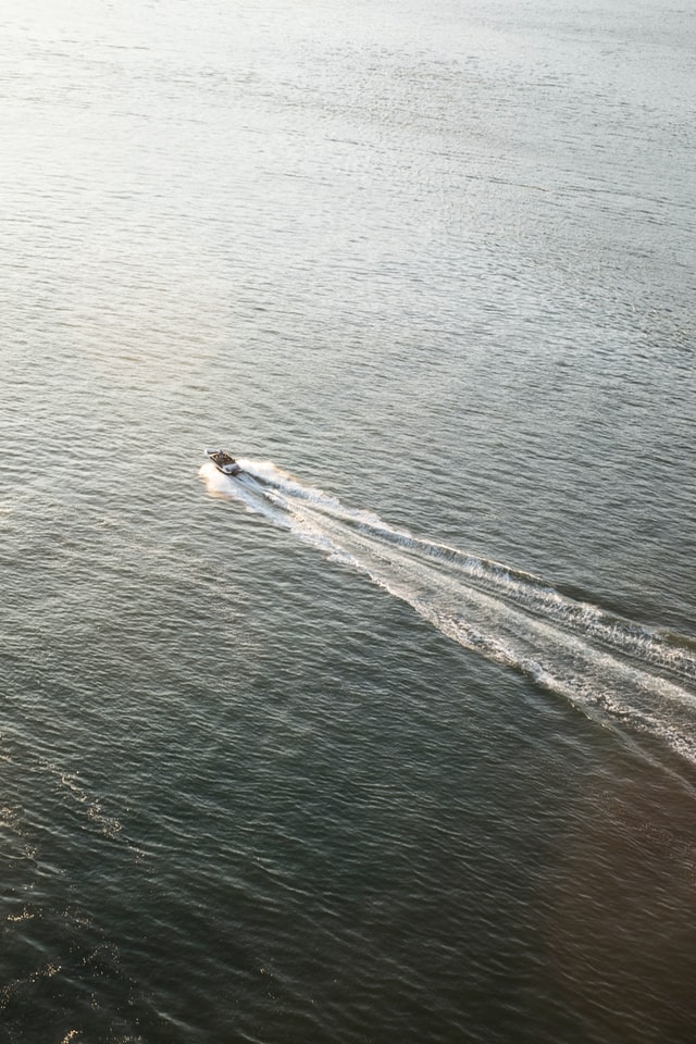 Les différentes raisons de louer un speedboat sur la Côte d'Azur | Arthaud Yachting