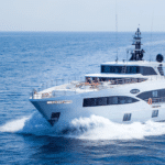 Yacht charter in Saint Tropez: access to the area's prestigious restaurants | Arthaud Yachting