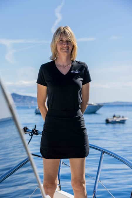 Yacht-charter-ABSOLUTE-60