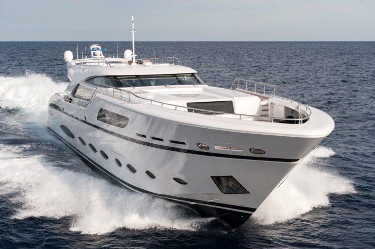 Yacht-charter-M-Y-FAST-&-FURIOUS_8