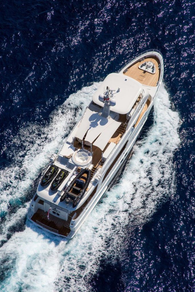 Why charter a luxury yacht | Arthaud Yachting