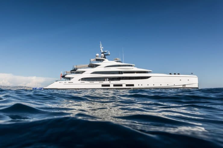 Yacht-charter-MY-Triumph