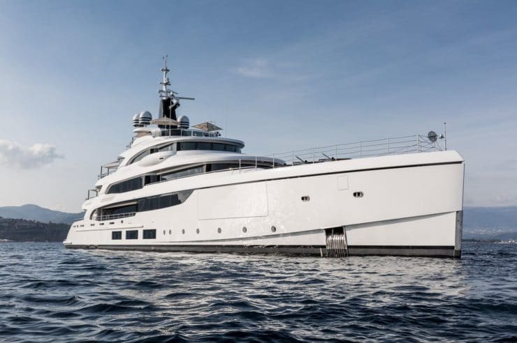 Yacht-charter-MY-Triumph
