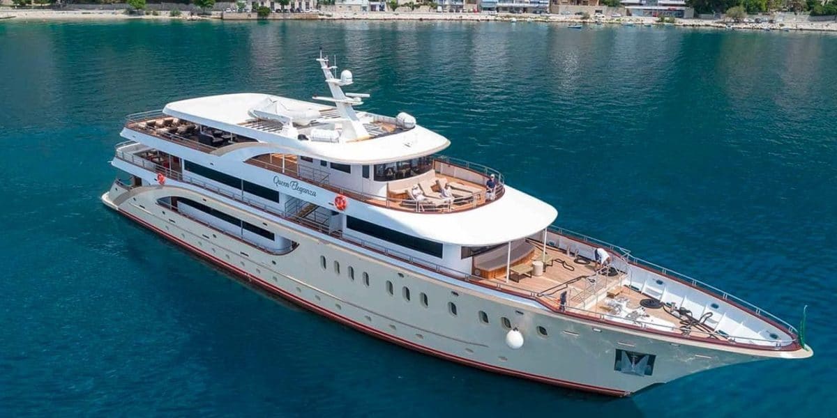 Yacht-charter-MY-queen-eleganza (