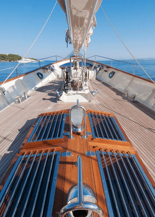 Yacht-charter-SY-MALCOLM-MILLER