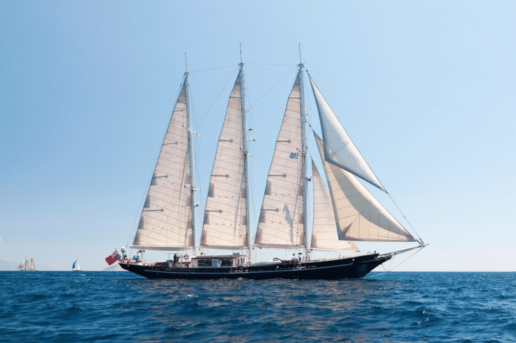 Yacht-charter-SY-MALCOLM-MILLER