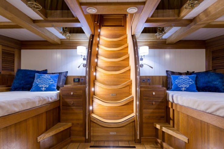 Yacht-charter-SY-MALCOLM-MILLER