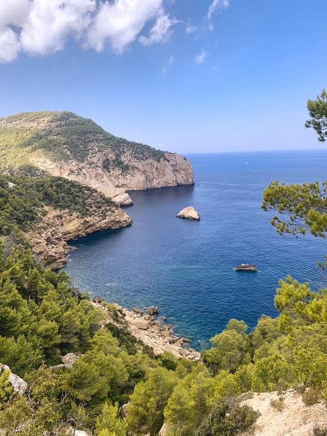 Discover the mysterious Atlantis cove in Ibiza | Arthaud Yachting