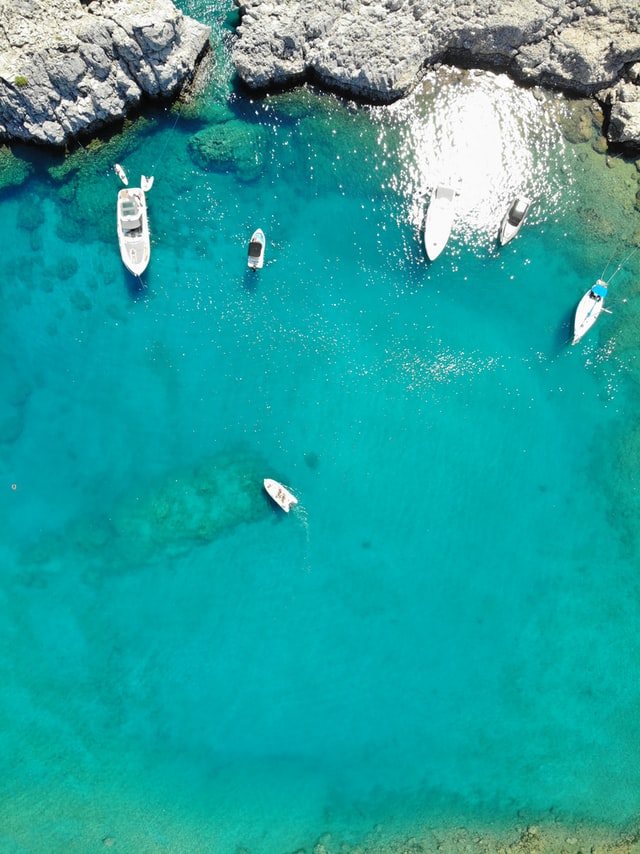 Location d'un yacht à Saint Tropez : Accédez aux prestigieux restaurants des environs | Arthaud Yachting
