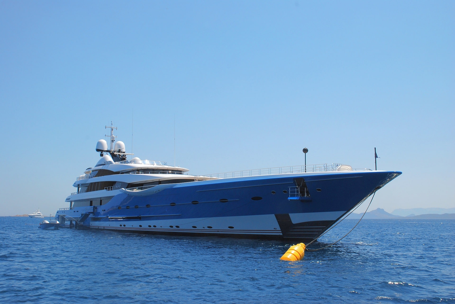 Have you chartered a yacht in Saint-Tropez? What to do with your days ...
