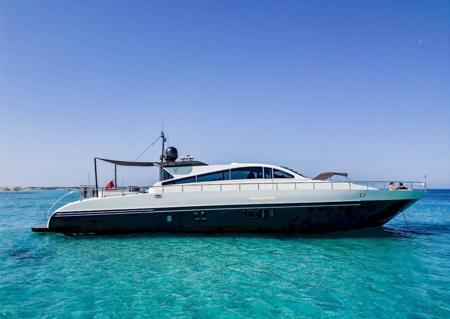 M/Y aYa one | Arthaud Yachting yacht-charter-m-y-aYa-one
