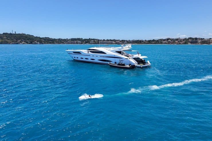 yacht-charter-m-y-fast-furious