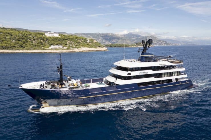 yacht-charter-m-y-force-blue