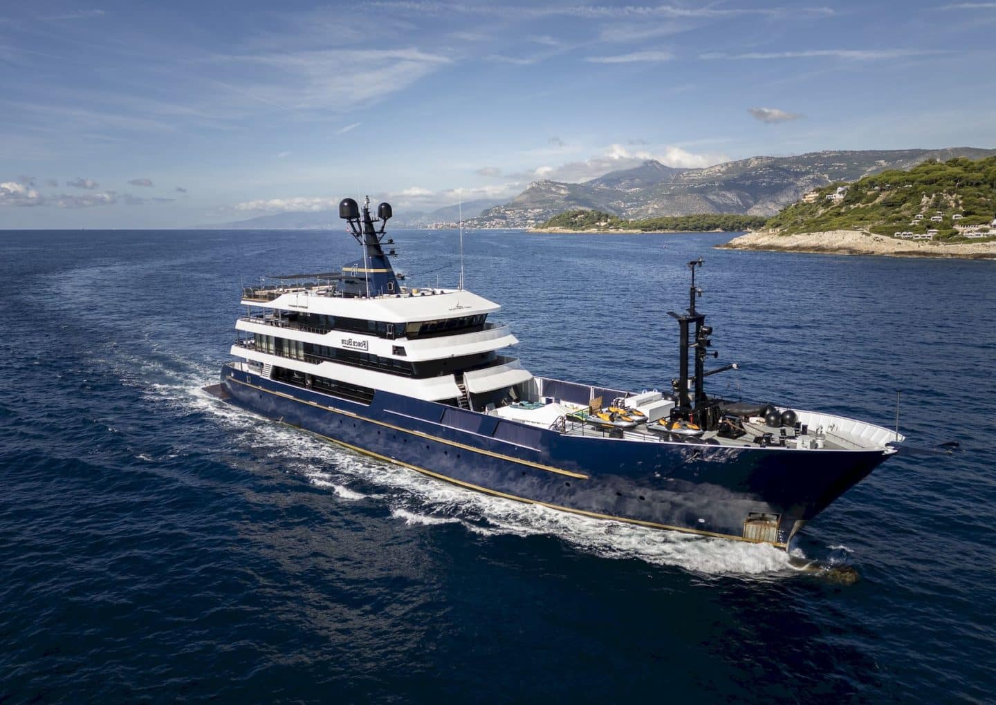 M/Y FORCE BLUE | Arthaud Yachting yacht-charter-m-y-force-blue