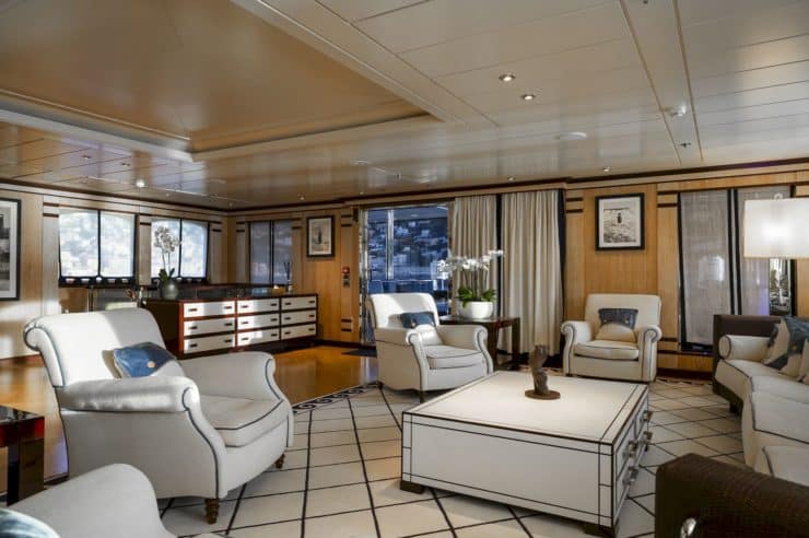 yacht-charter-m-y-force-blue