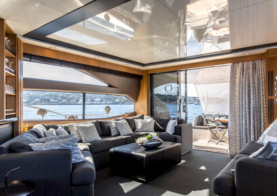 yacht-charter-m-y-obsessio
