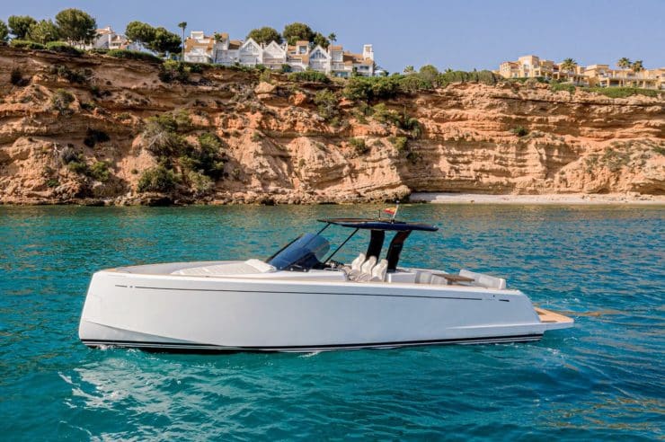 day-charter-yacht-rental-m-y-pardo-38