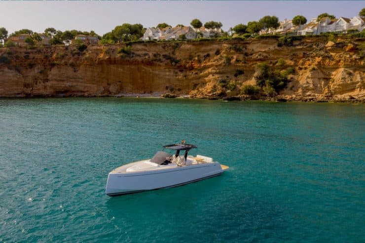 day-charter-yacht-rental-m-y-pardo-38