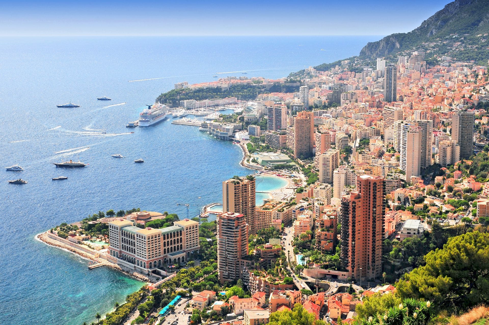 louez-un-yacht-avec-arthaud-yachting-pour-decouvrir-monaco-depuis-la-mer