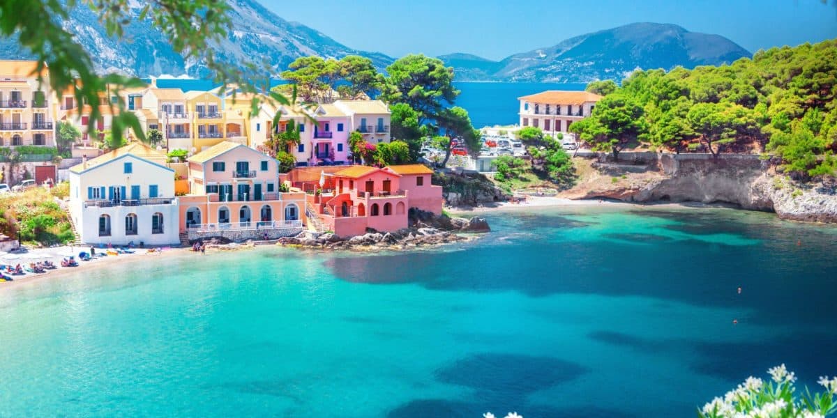 louez-un-yacht-en-grece-et-decouvrez-un-paysage-hors-du-commun