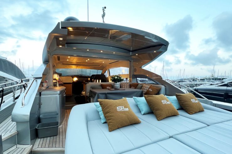 location-journee-yacht-M-Y-PERSHING-64