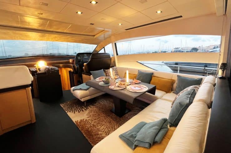 location-journee-yacht-M-Y-PERSHING-64