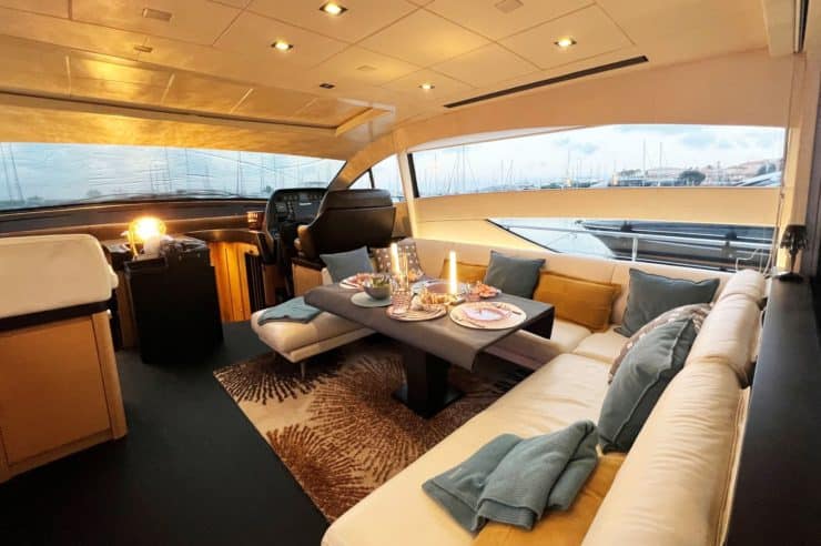 location-journee-yacht-M-Y-PERSHING-64