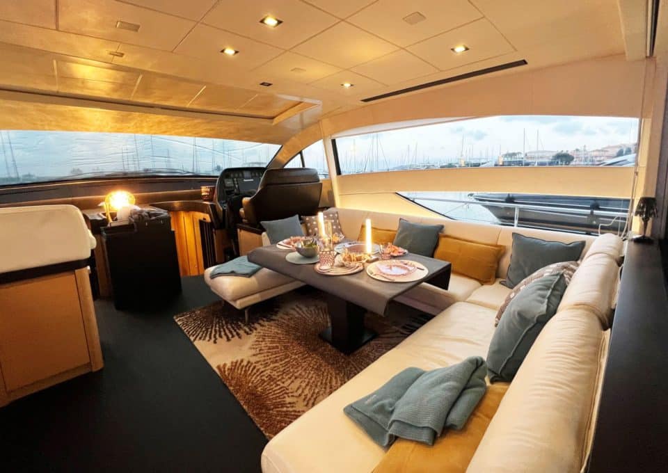 location-journee-yacht-M-Y-PERSHING-64