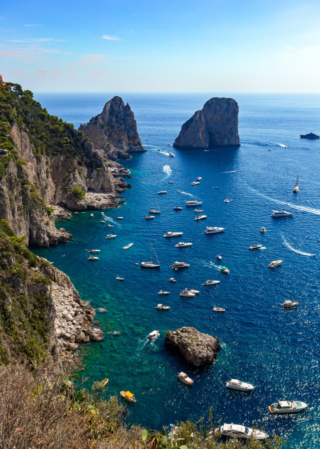 Location d'un yacht à Capri : venez découvrir cette île magique | Arthaud Yachting