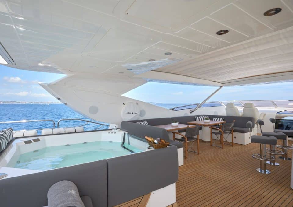 Yacht-charter-M-Y-ALPHA-ZULU_10