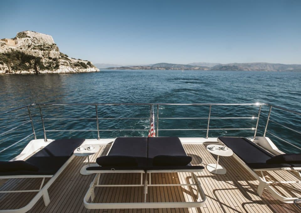Yacht-charter-M-Y-VOLANTE_