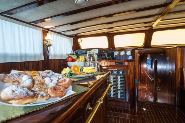 Yacht-charter-S-Y-ANGELIQUE_12