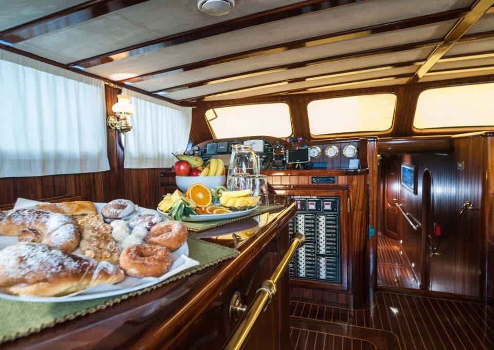 Yacht-charter-S-Y-ANGELIQUE_12