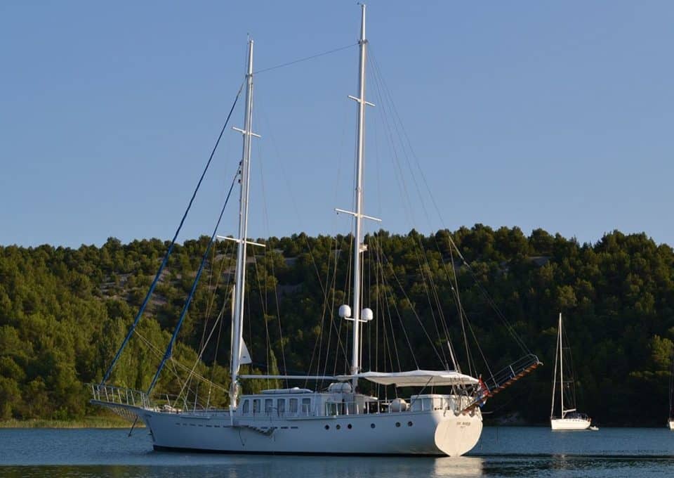 Yacht-charter-S-Y-DVI-MARIJE_17