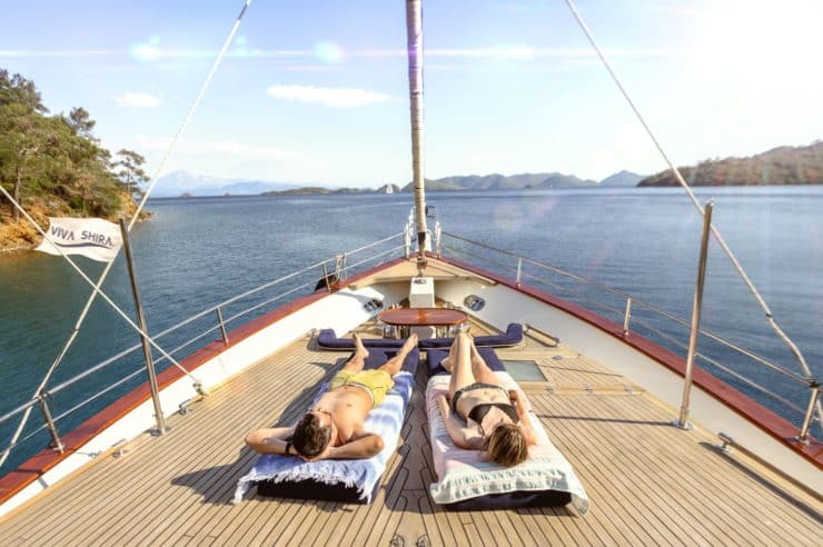 Yacht-charter-S-Y-VIVA-SHIRA