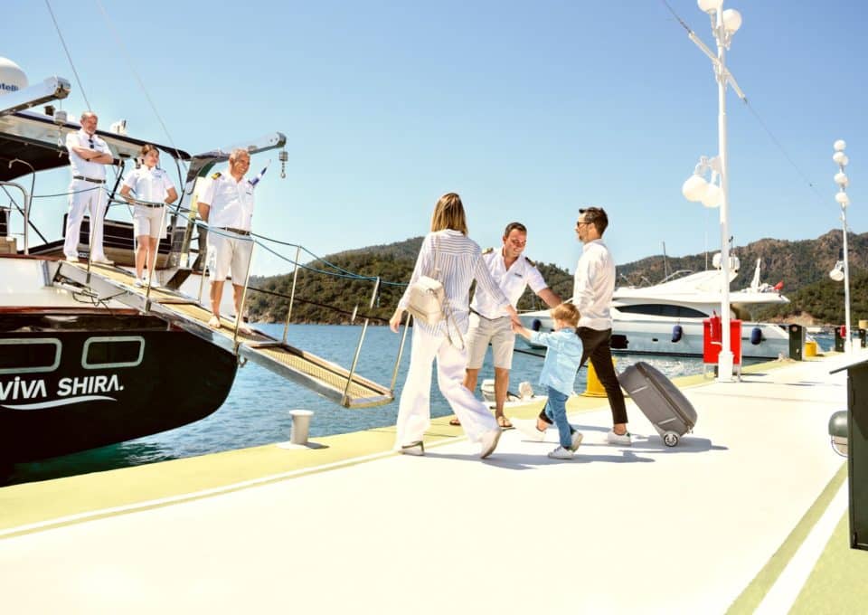 Yacht-charter-S-Y-VIVA-SHIRA