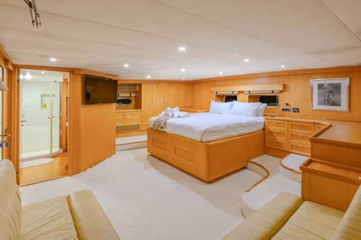 Yacht-charter-S-Y--VIVA-SHIRA_59