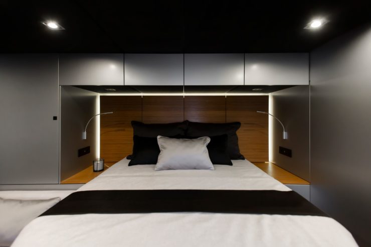 Yacht-charter-s-y-catamaran-calma