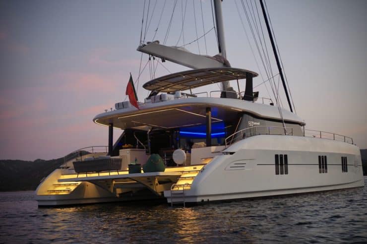 Yacht-charter-s-y-catamaran-feel-the-blue
